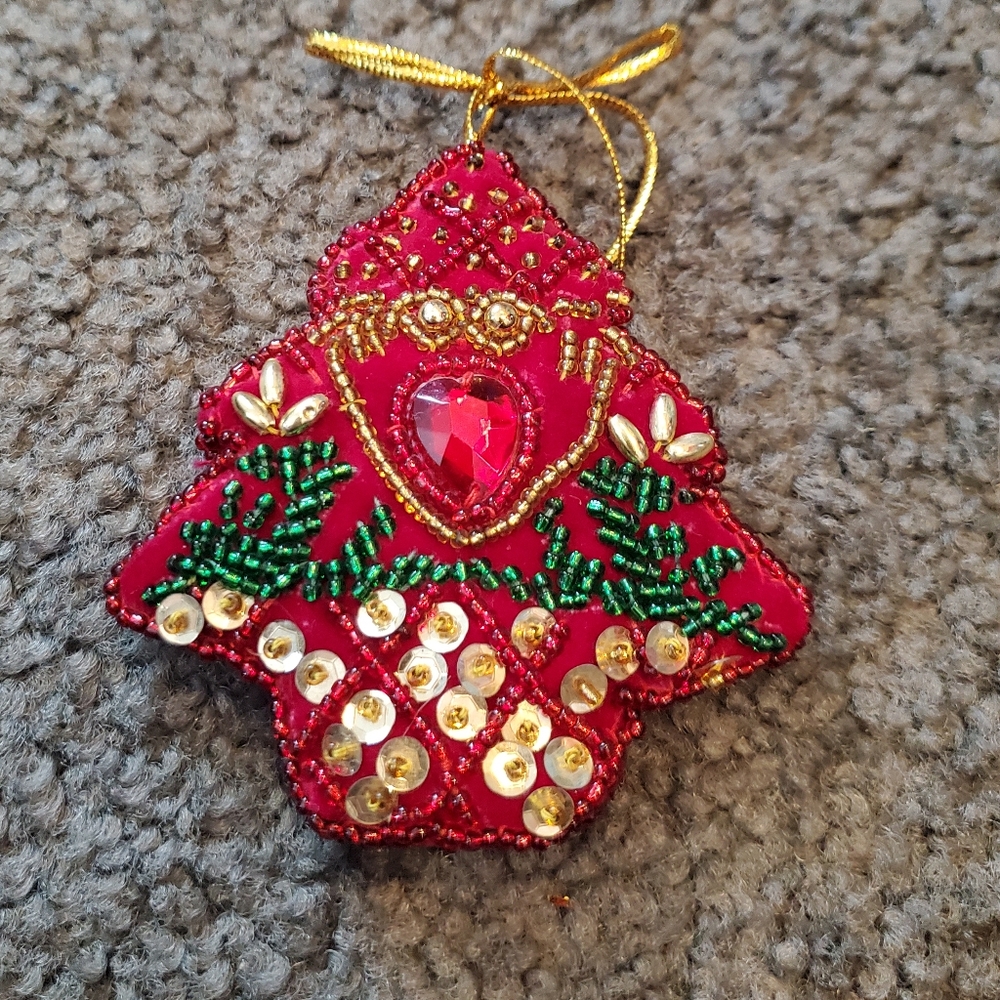Elegant Red and Gold Ornament